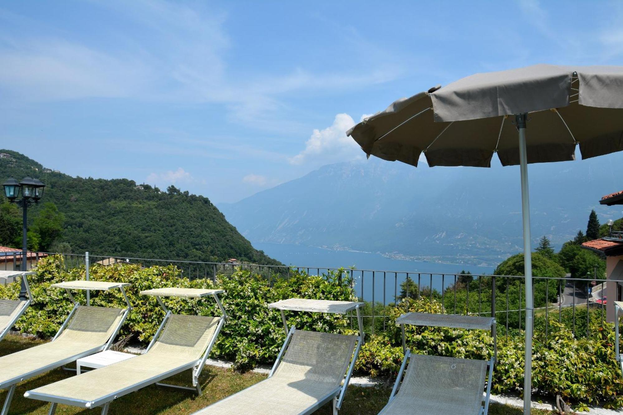 Stella D'Oro - Hotel & Apartments Tremosine Buitenkant foto